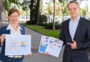 Alexandra Zotter (Leitung Marketing und Kommunikation) und Richard Melbinger (Geschäftsführer) präsentieren das neue Design / Foto: Farbraum Wien